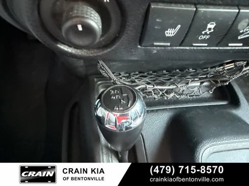 Used 2014 Jeep Wrangler Unlimited Sahara w/ Connectivity Group AWD/4WD image 23