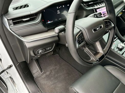 New 2025 Jeep Grand Cherokee L Overland w/ Advanced Protech Group III image 10