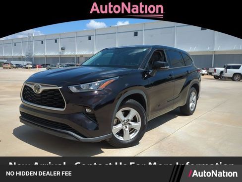 Used 2020 Toyota Highlander LE FWD image 1