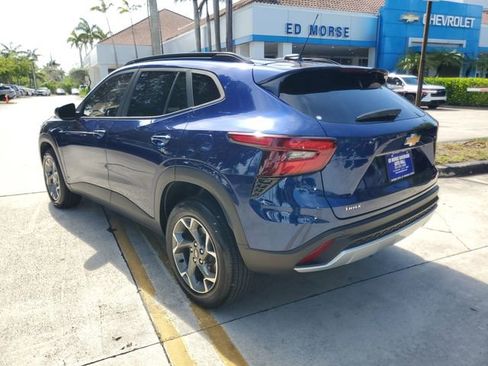 Certified 2024 Chevrolet Trax LT w/ Driver Confidence Package FWD image 2