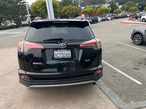 Used 2018 Toyota RAV4 XLE w/ Plus Extra Value Package FWD image 7