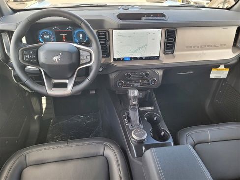 New 2025 Ford Bronco Outer Banks image 7