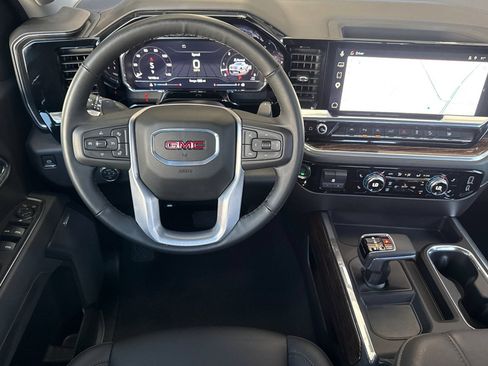 Used 2025 GMC Sierra 1500 Elevation w/ Elevation Premium Package AWD/4WD image 15