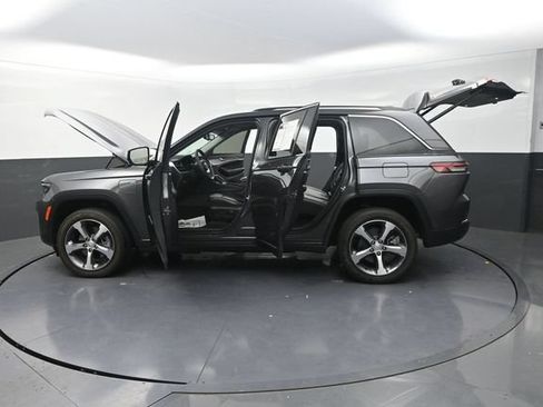 Used 2023 Jeep Grand Cherokee 4WD 4xe image 32