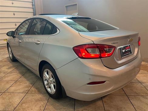Used 2017 Chevrolet Cruze LT image 52