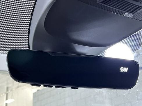 Used 2024 Volkswagen Taos SE image 25