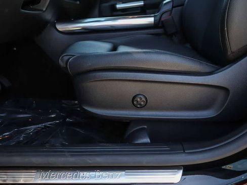 Used 2025 Mercedes-Benz GLA 250 image 21