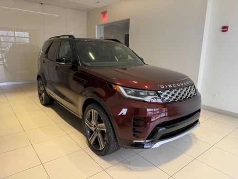 New 2026 Land Rover Discovery Limited Edition AWD/4WD image 2