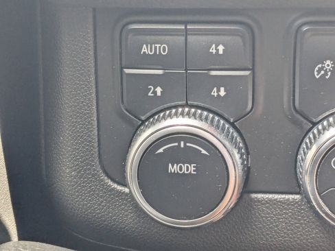 Used 2023 GMC Yukon Denali AWD/4WD image 33