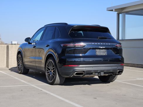 Certified 2023 Porsche Cayenne image 3