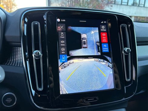 New 2026 Volvo XC40 B5 Ultra w/ Climate Package image 18