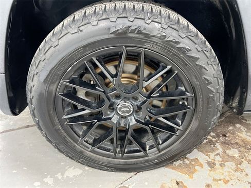 Used 2016 Jeep Cherokee Limited image 25