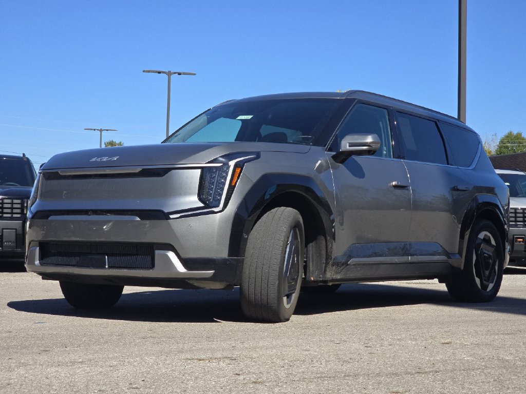 Used 2024 Kia EV9 Land AWD/4WD image 13