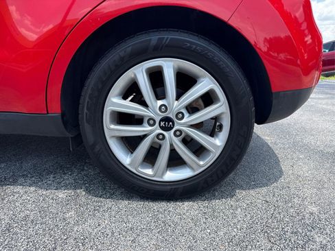 Used 2019 Kia Soul + FWD image 20