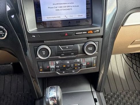 Used 2017 Ford Explorer XLT w/ Equipment Group 202A FWD image 15