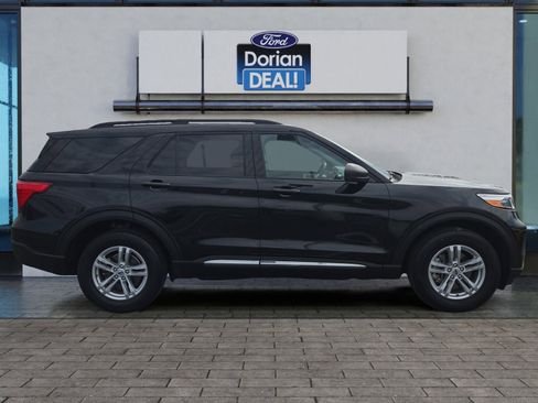 Used 2023 Ford Explorer XLT w/ Equipment Group 202A image 2