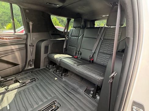 Used 2023 Cadillac Escalade ESV Sport Platinum AWD/4WD image 18