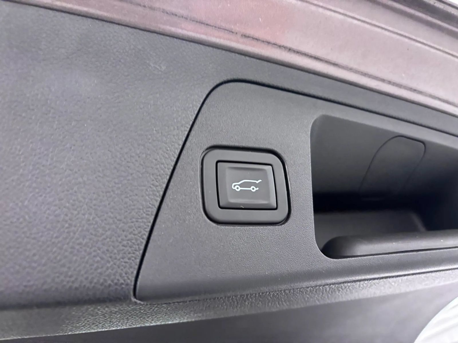 Used 2019 Buick Envision Essence AWD/4WD image 37