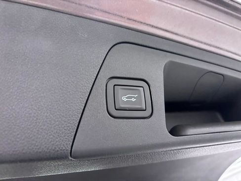 Used 2019 Buick Envision Essence AWD/4WD image 37