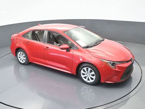 Used 2020 Toyota Corolla LE image 48