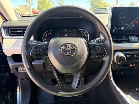 Used 2025 Toyota RAV4 XLE AWD/4WD image 22