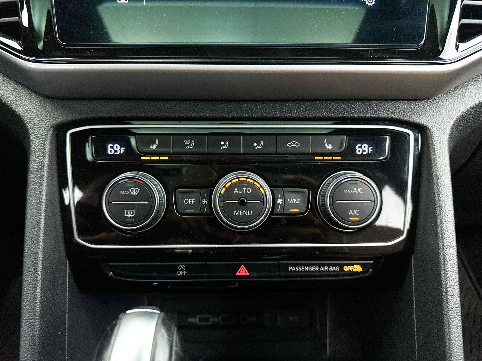 Used 2020 Volkswagen Atlas Cross Sport SEL FWD image 23