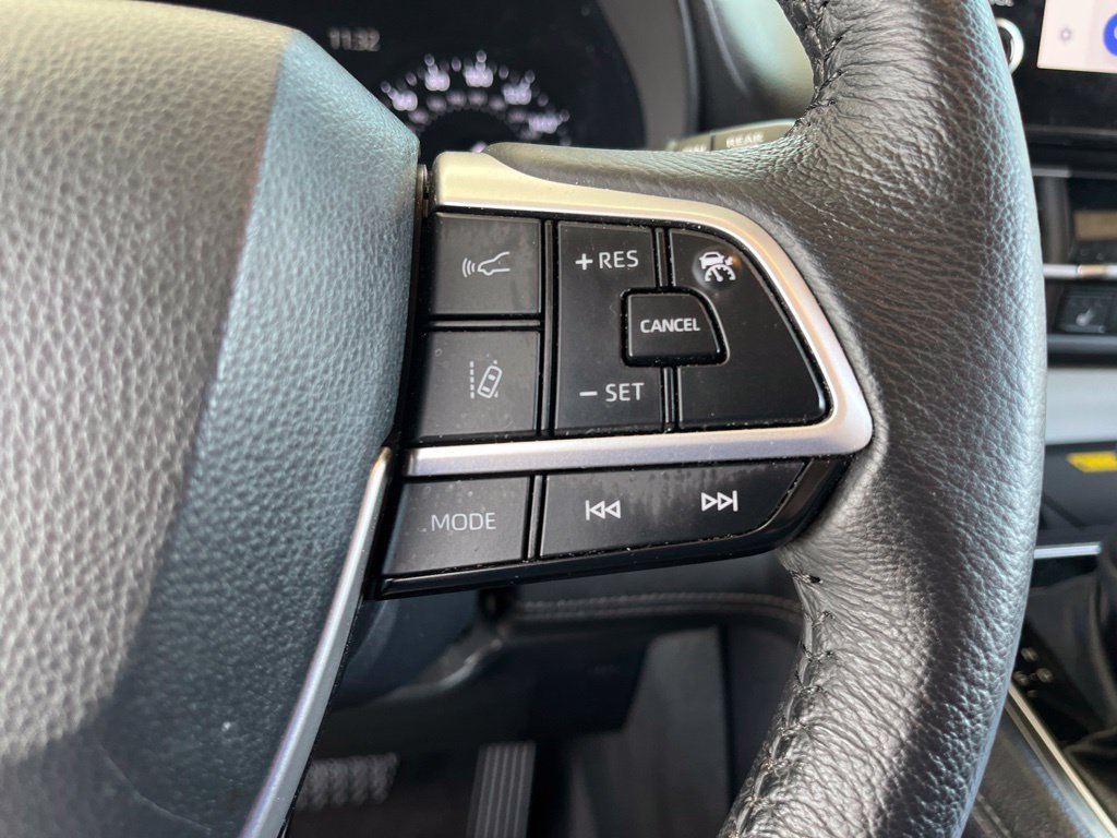 Used 2025 Toyota Sienna XLE FWD image 22