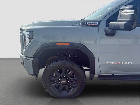 Used 2024 GMC Sierra 2500 AT4 w/ AT4 Premium Plus Package image 4