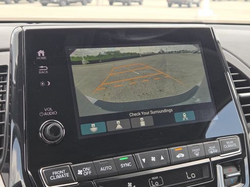 Used 2024 Honda Odyssey Touring image 11