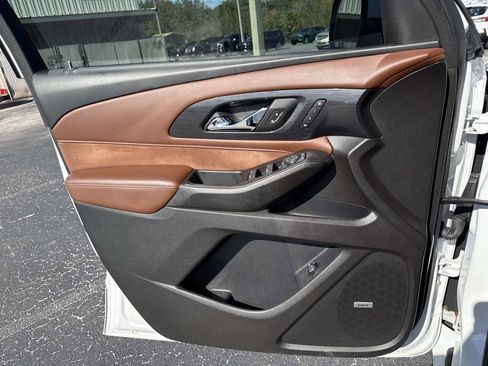Used 2021 Chevrolet Traverse High Country image 19