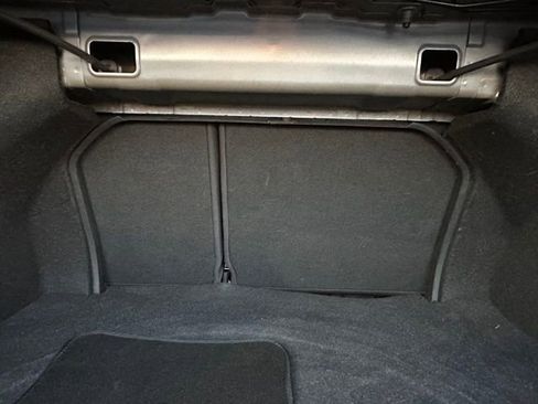 Used 2017 Hyundai Elantra SE image 17