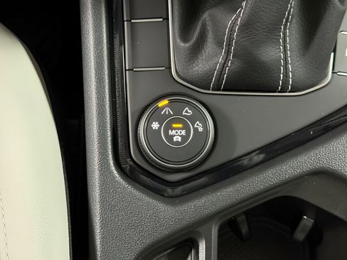 New 2026 Volkswagen Taos SE AWD/4WD image 23