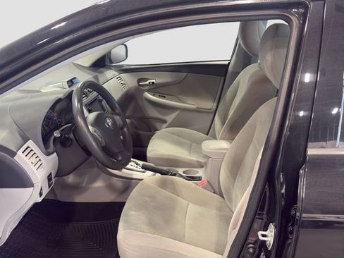 Used 2013 Toyota Corolla LE image 4