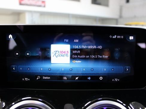 Used 2020 Mercedes-Benz GLB 250 image 26