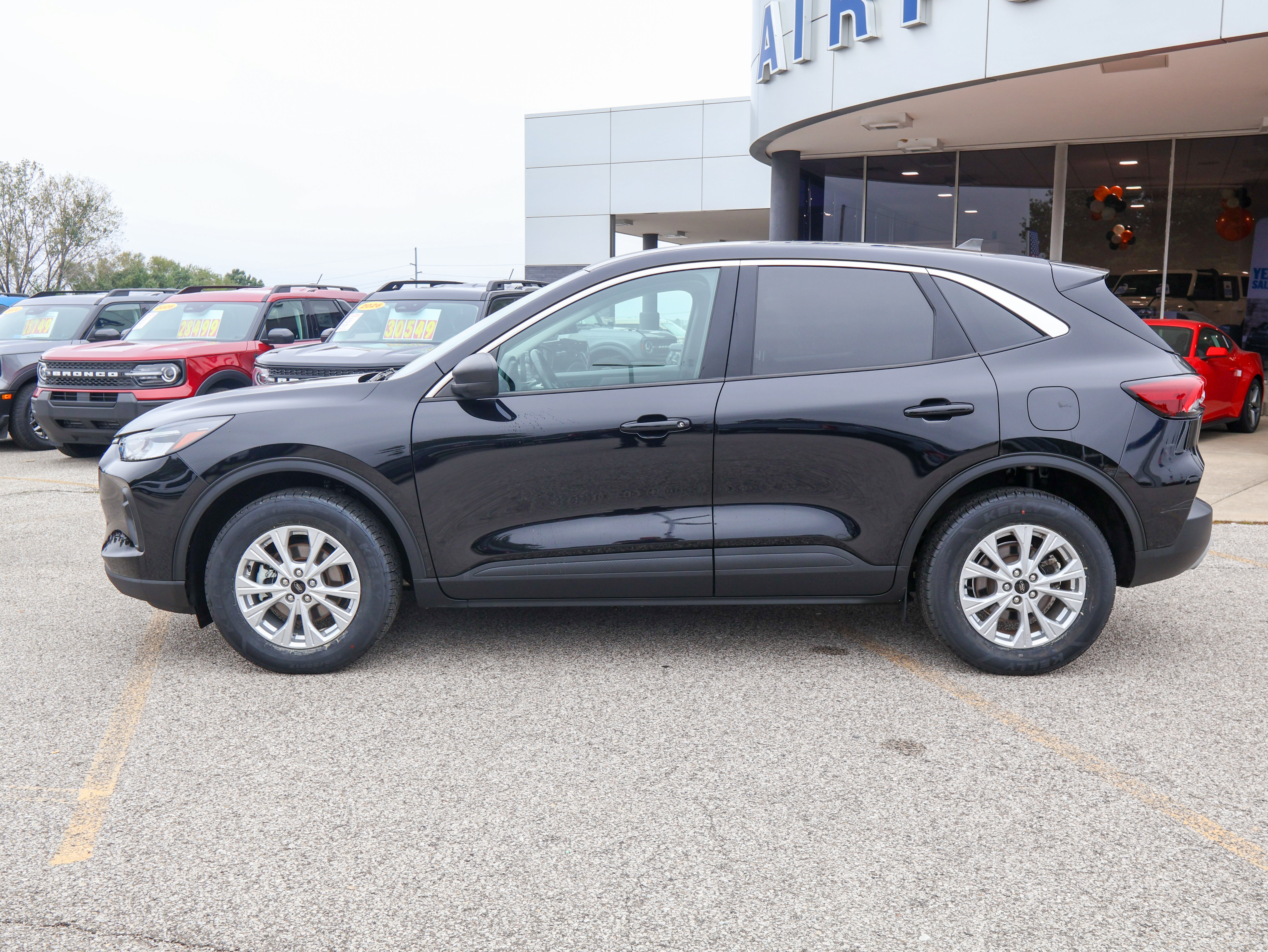 Used 2023 Ford Escape Active AWD/4WD image 2