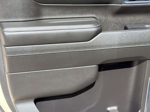 Used 2022 Chevrolet Silverado 1500 LT Trail Boss image 12