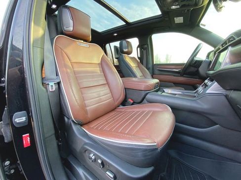 Used 2023 GMC Yukon XL Denali Ultimate image 29