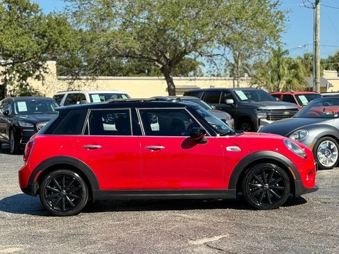 Used 2021 MINI Cooper 4-Door Hardtop image 8