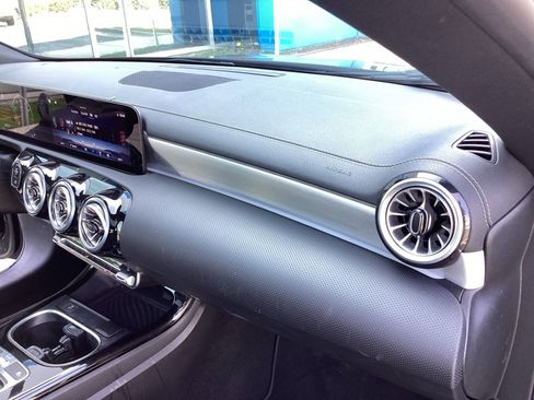 Used 2025 Mercedes-Benz CLA 250 4MATIC image 17