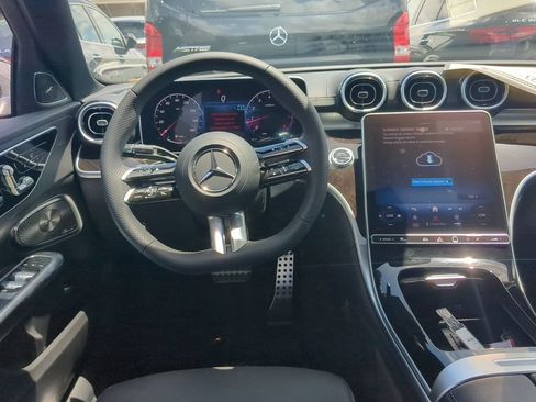 Used 2024 Mercedes-Benz C 300 4MATIC Sedan image 3