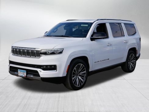 Used 2023 Jeep Grand Wagoneer Series III AWD/4WD image 3