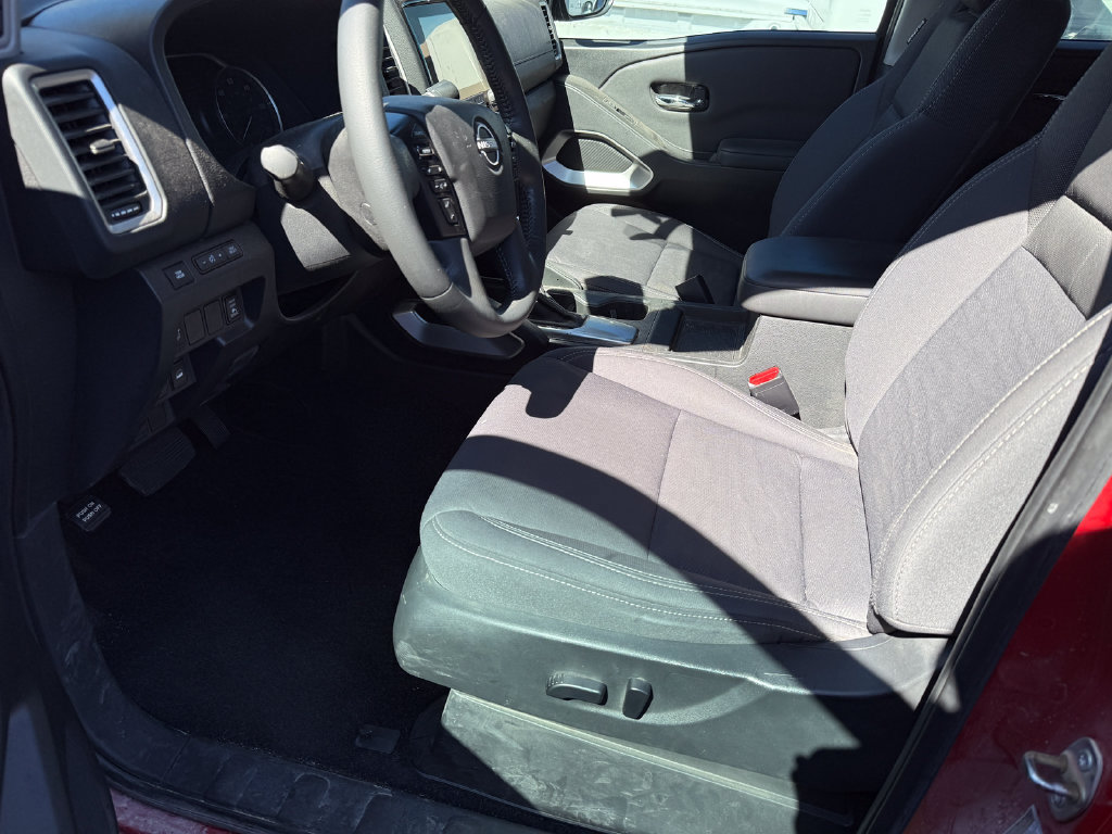 Used 2024 Nissan Frontier SV w/ Hardbody Edition AWD/4WD image 3