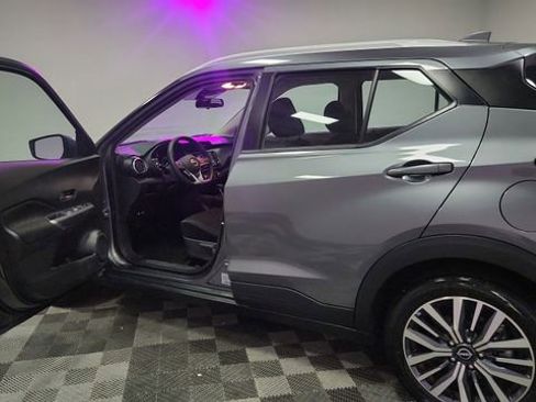 Used 2024 Nissan Kicks SV image 16