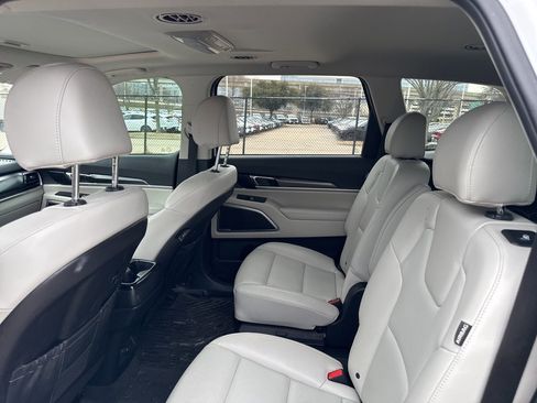 Used 2024 Kia Telluride S w/ S Sunroof Package image 6