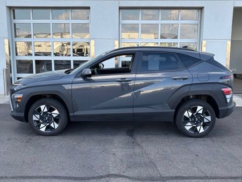 Used 2025 Hyundai Kona SEL AWD/4WD image 3