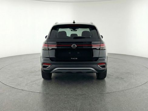 Used 2025 Volkswagen Taos SE image 7