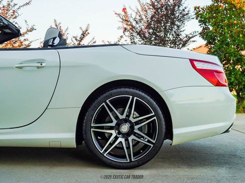 Used 2015 Mercedes-Benz SL 550 image 5