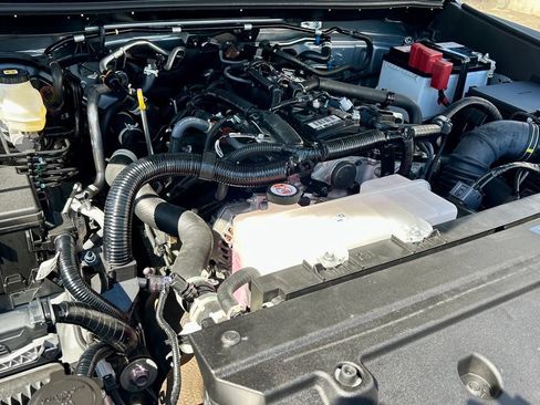 Certified 2025 Toyota 4Runner SR5 AWD/4WD image 25