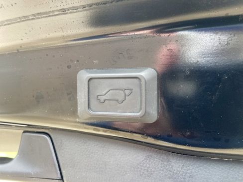 Used 2023 Toyota RAV4 Limited image 51