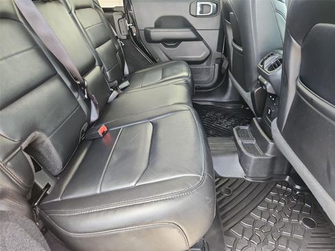 Used 2021 Jeep Wrangler Unlimited Sahara AWD/4WD image 27